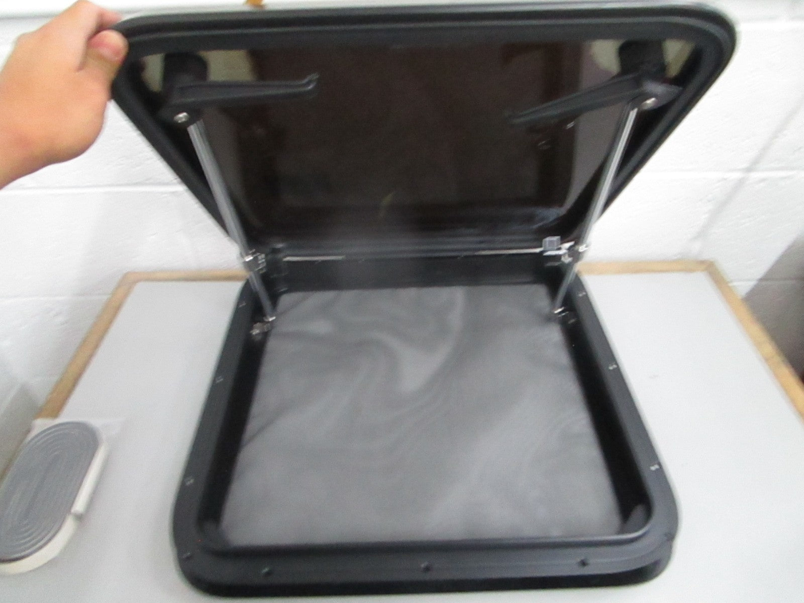 *NEW OEM* 0820 Taylor Made 19.25×19.25 Access and Ventilation Hatch 188712