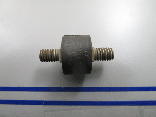 *NEW OEM* 0810 OMC Johnson Evinrude Rubber Mount 379061 0379061