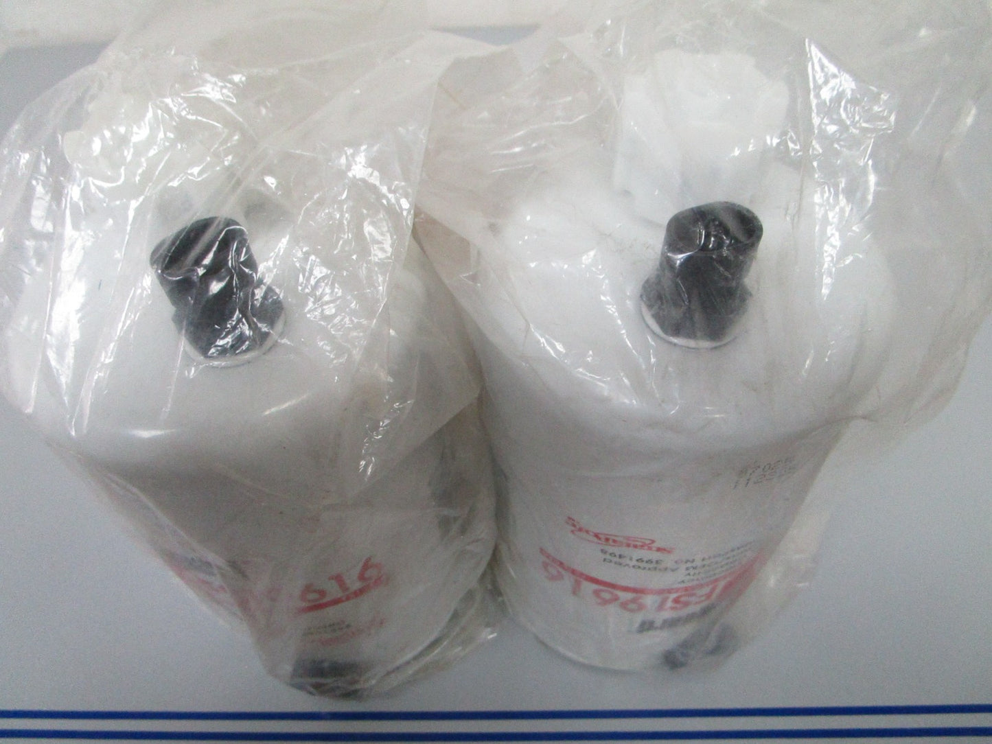 NEW OEM FS19616 Fleetguard Fuel Filter Water Separator (LOT OF 2) 0720