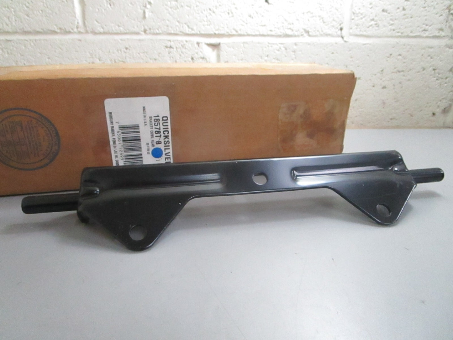 *NEW OEM* 0820 Mercury Quicksilver Rear Bracket Cowl 18578T8