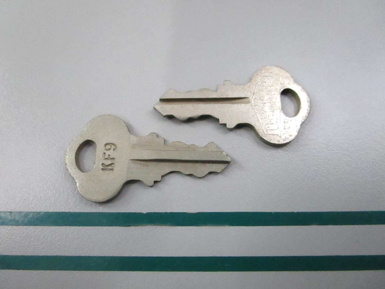 NEW OEM (LOT OF 2) 501524 05015274 OMC Johnson Evinrude KF9 Ignition Key 0810