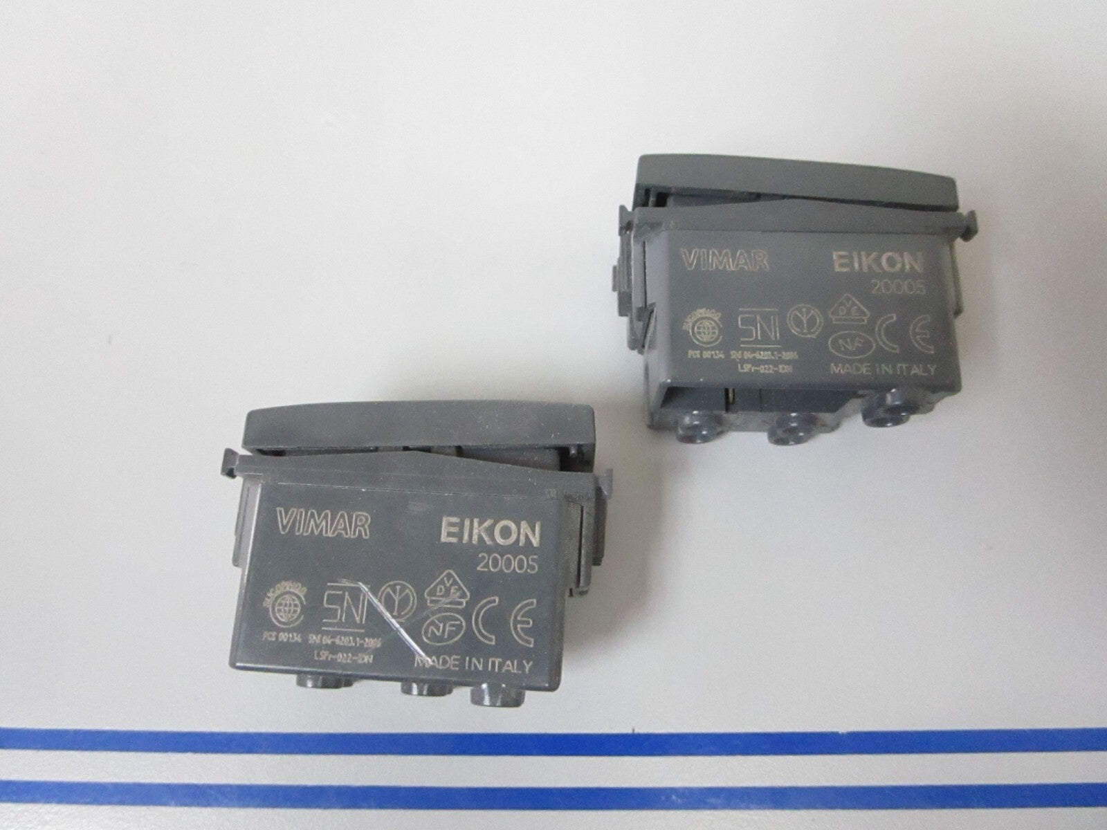 *NEW* (LOT OF 2) 0810 Vimar Eikon Rocker Switch 20005