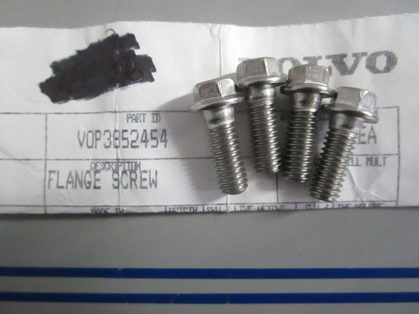 NEW OEM (LOT OF 4) 3852454 Volvo Penta Screw 0820