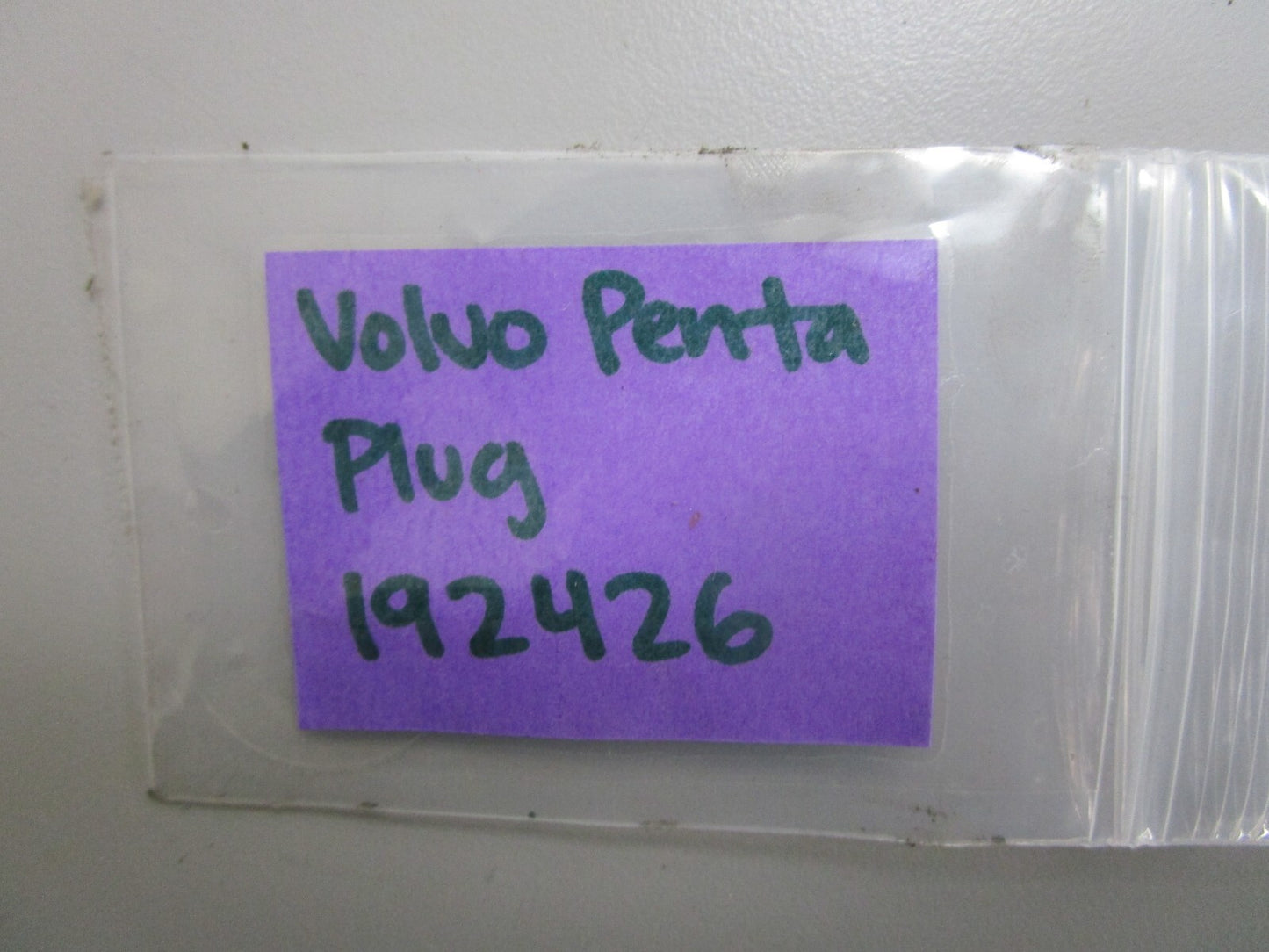 *NEW OEM* 0810 Volvo Penta Plug 192426