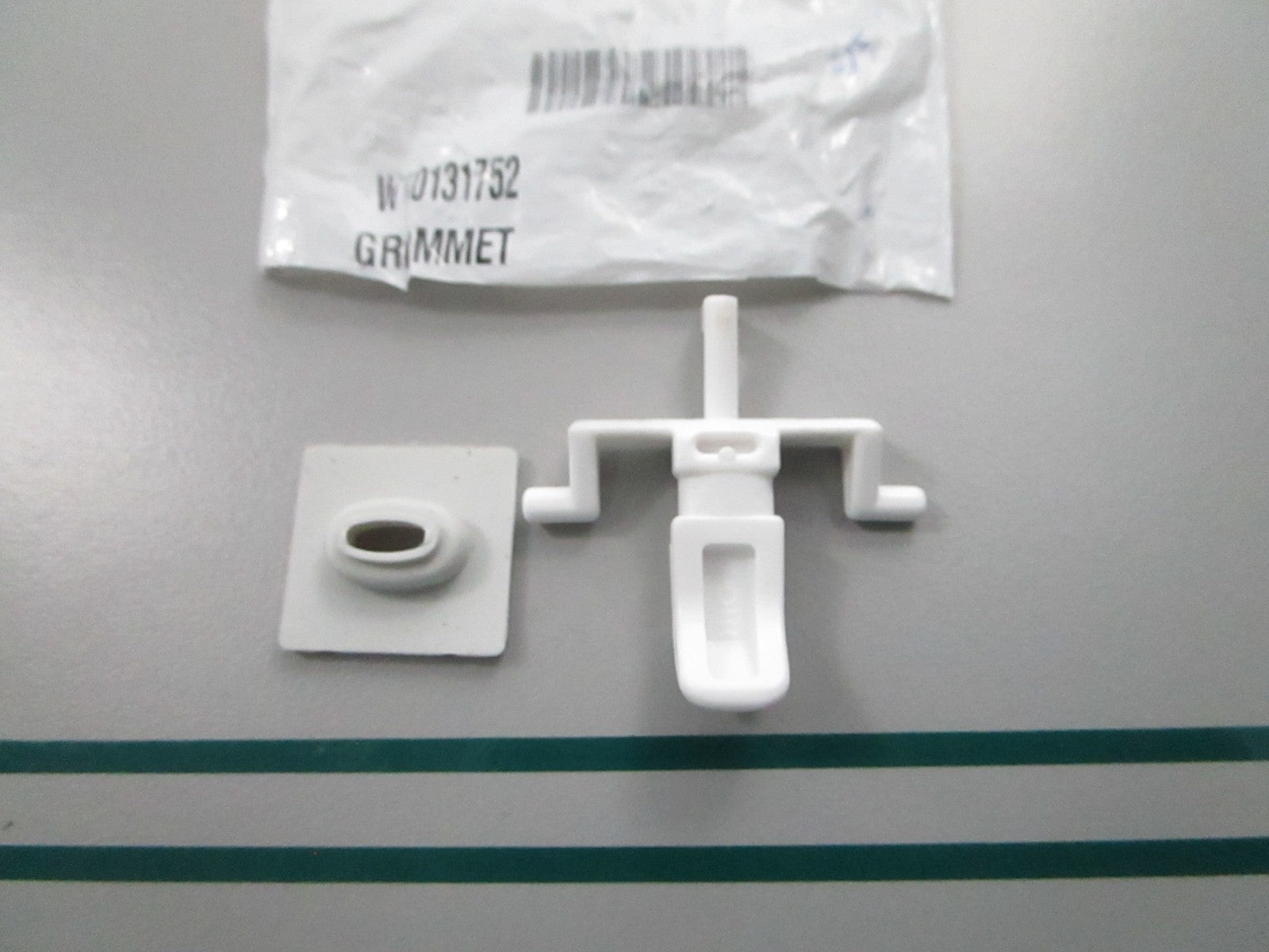 NEW OEM W10131752 Whirlpool Dishwasher Grommet 0810