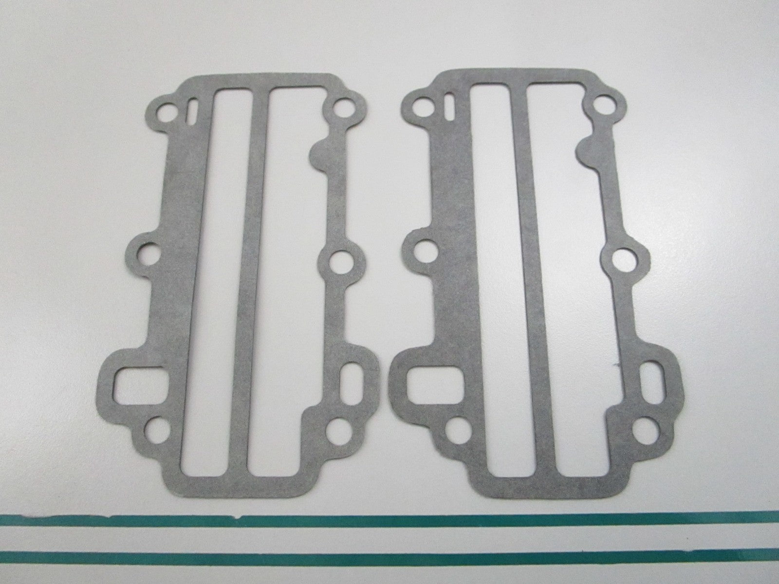 NEW OEM (LOT OF 2) 325271 0325271 OMC Johnson Evinrude Gasket 0810