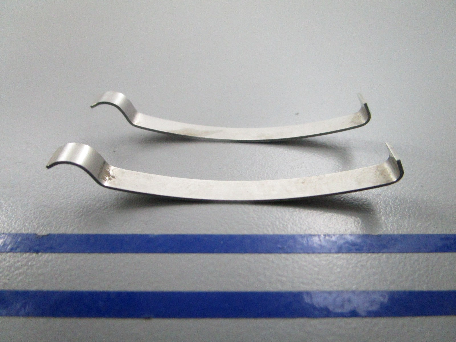 NEW OEM (LOT OF 2) 312482 0312482 OMC Johnson Evinrude Spring Clip 0810
