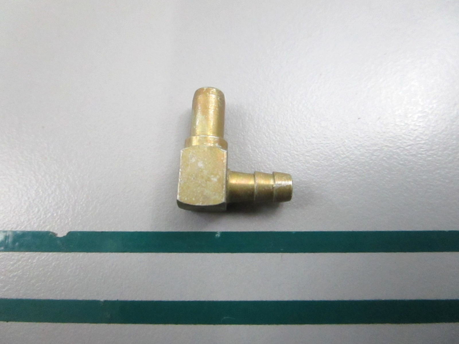 NEW OEM 335369 0335369 OMC Johnson Evinrude Nipple 0810