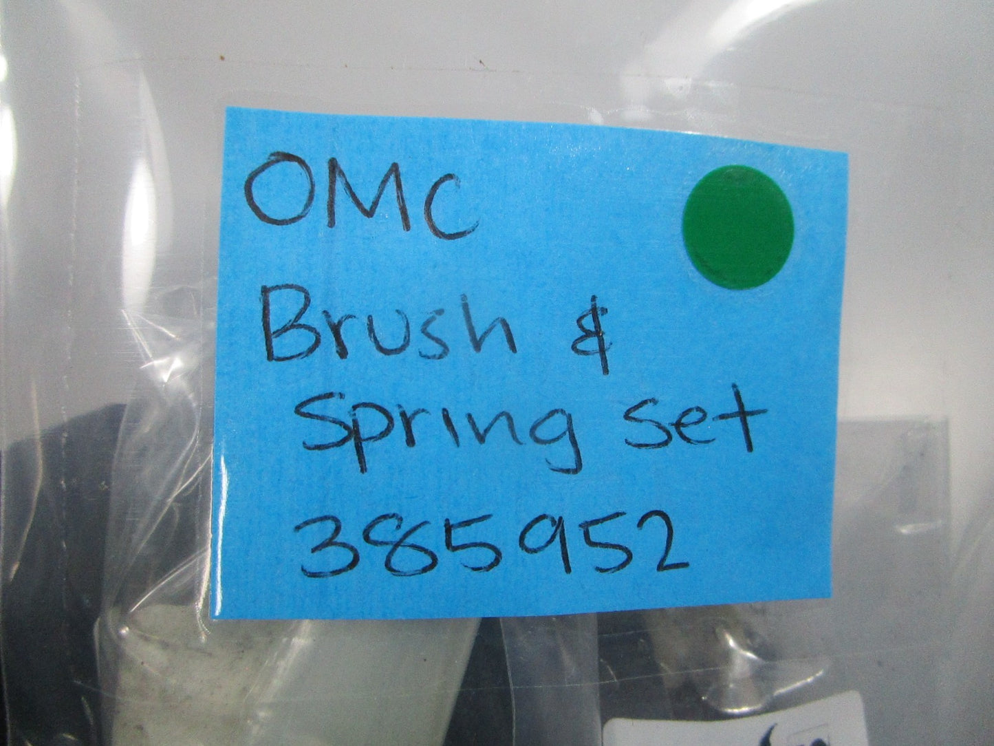 NEW OEM 385952 0385952 OMC Johnson Evinrude Brush & Spring Set 0810