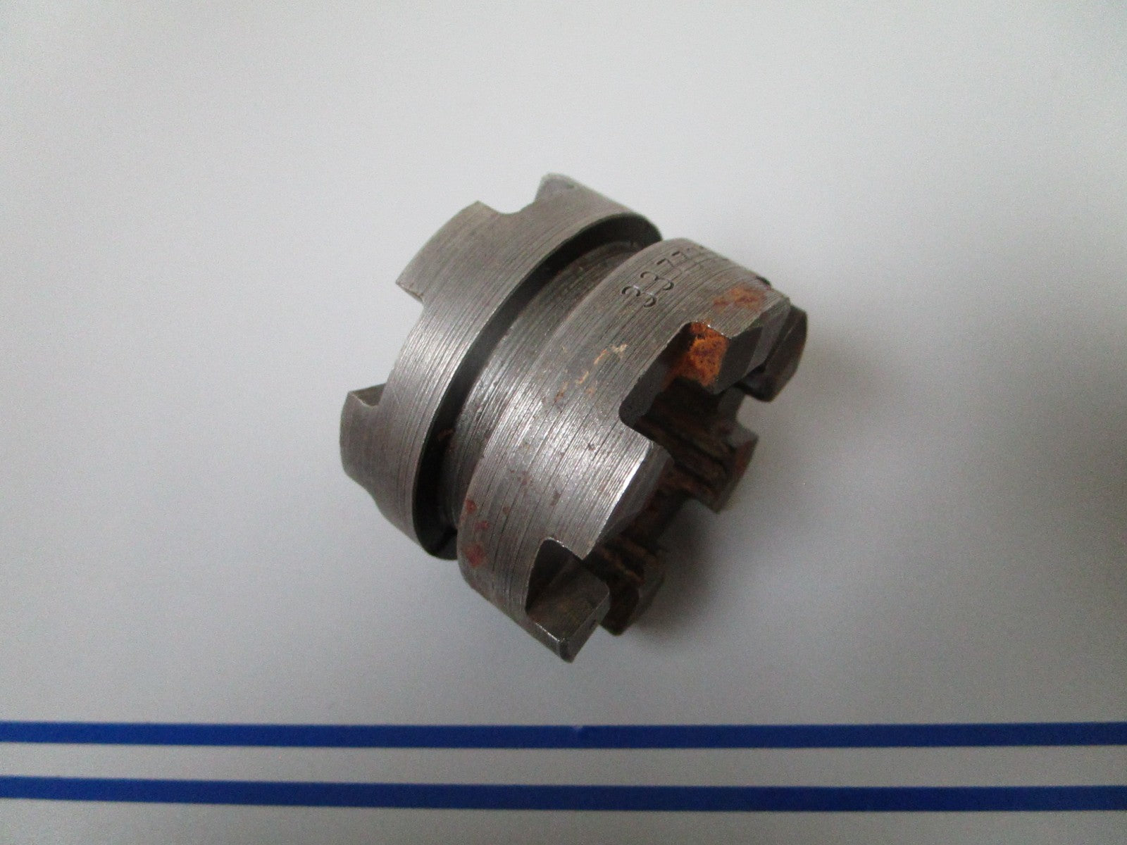NEW OEM 337772 0337772 OMC Johnson Evinrude Clutch Dog 0720