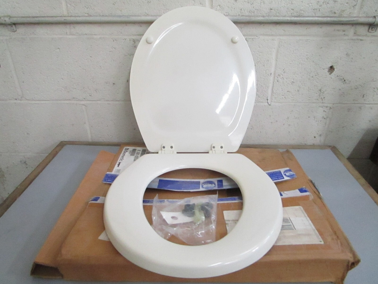 *NEW* 0820 Dometic Bone-White Seat Cover Ay 385343831