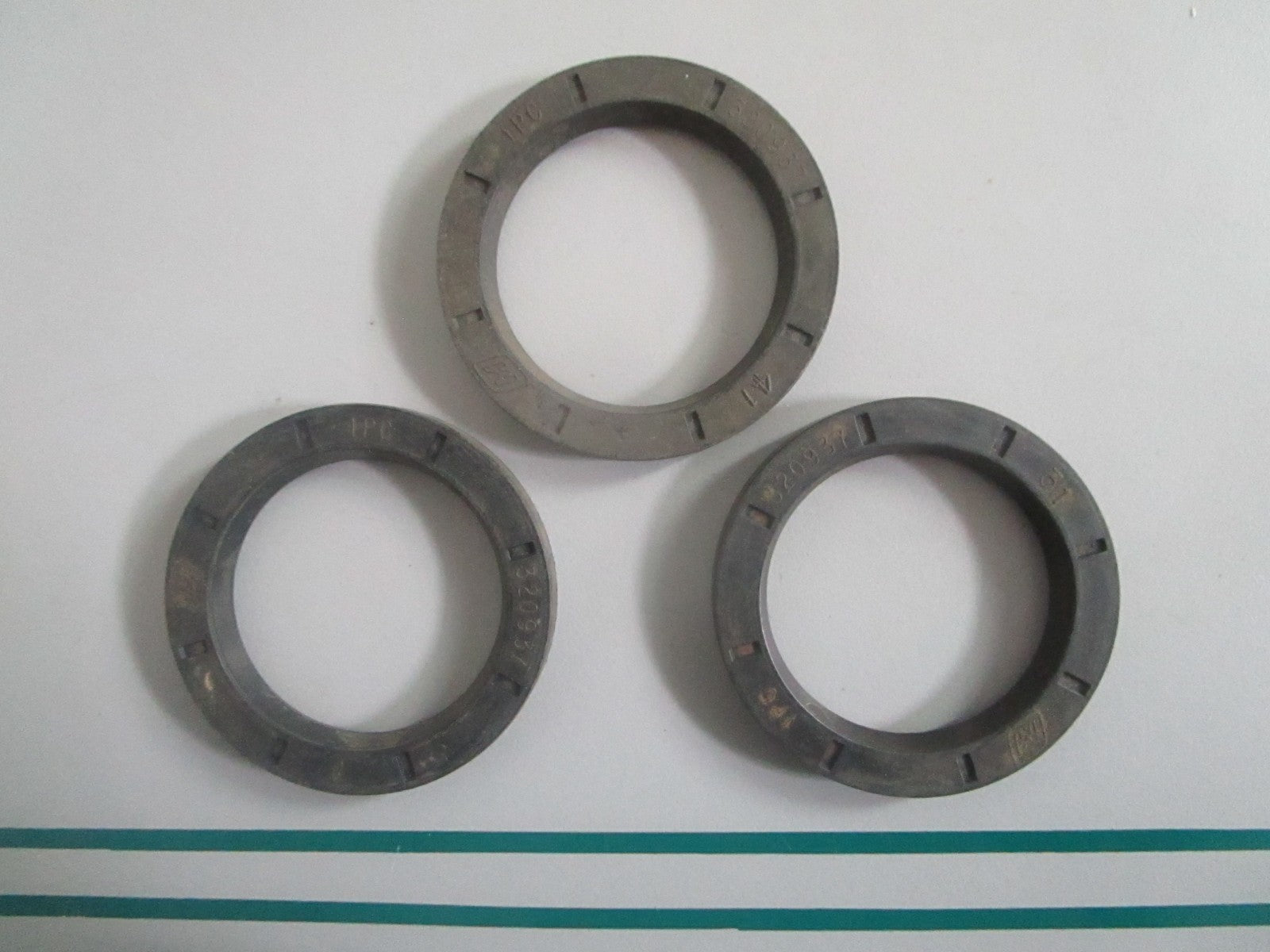 NEW OEM (LOT OF 3) 320937 0320937 OMC Johnson Evinrude Swivel Bracket Seal 0820
