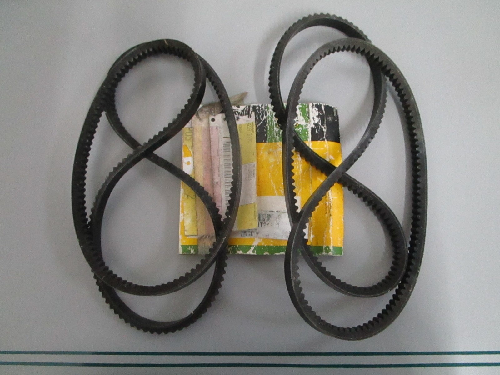 NEW OEM AT24833 John Deere Belt Set 0820