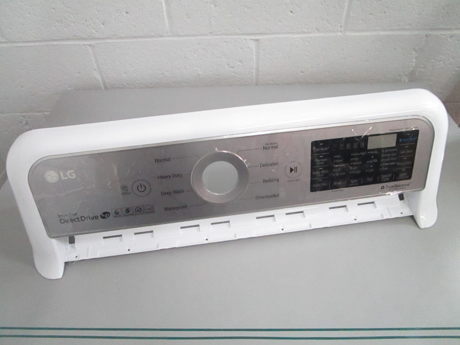 NEW OEM AGL76194001 LG Front Panel Assy 0820