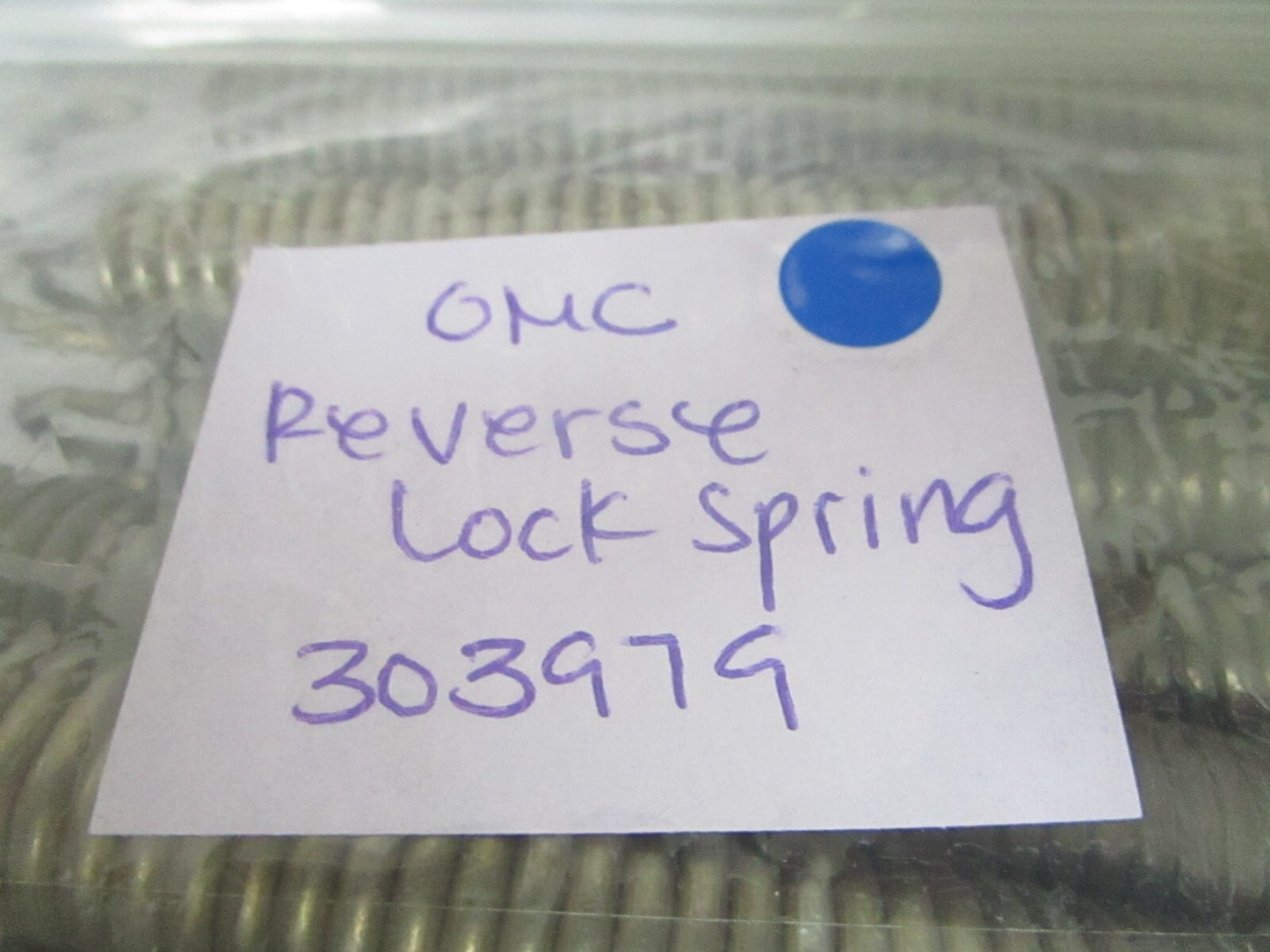 *NEW OEM* 0810 OMC Johnson Evinrude Reverse Lock Spring 303979 0303979