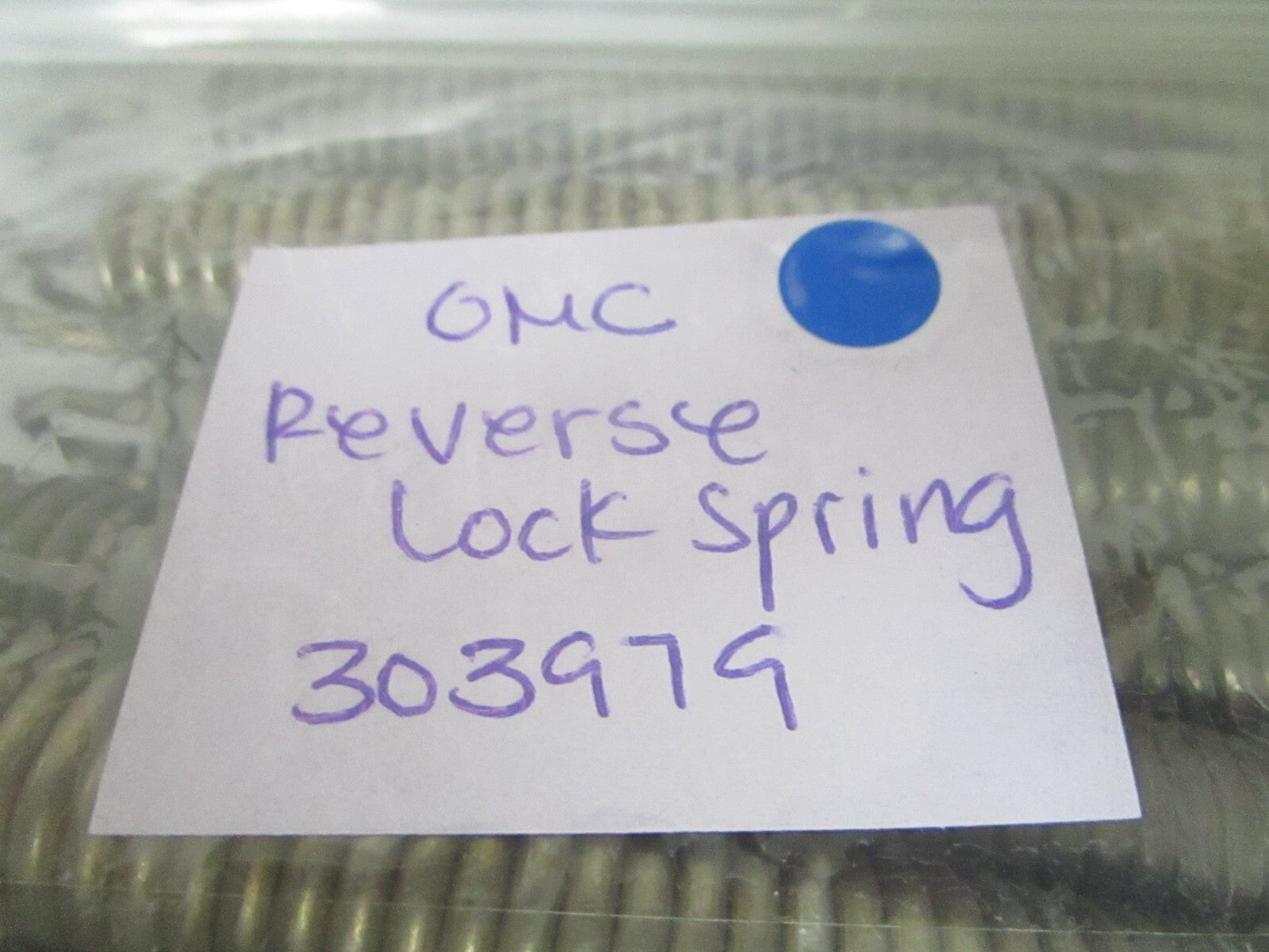 *NEW OEM* 0810 OMC Johnson Evinrude Reverse Lock Spring 303979 0303979