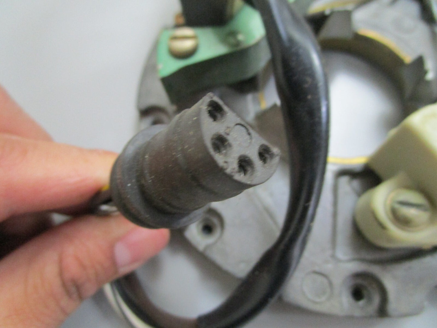 *NEW OEM* 0820 OMC Johnson Evinrude Plate & Sleeve Ay 391225 0391225