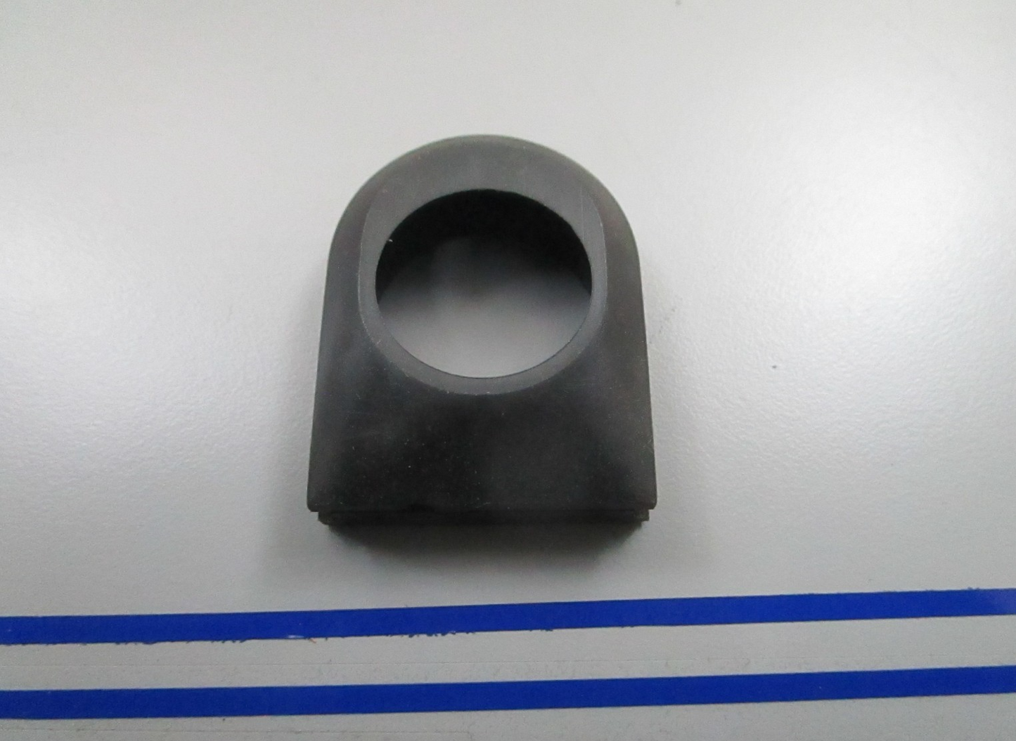 *NEW OEM* 0810 Mercury Quicksilver Grommet 25-824361