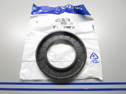 *NEW OEM* 0810 Volvo Penta Seal 853670