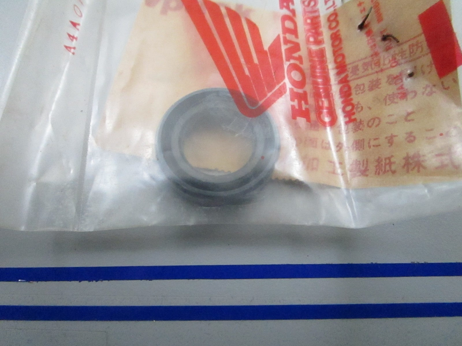 *NEW OEM* 0810 Honda Oil Seal 91201-415-013