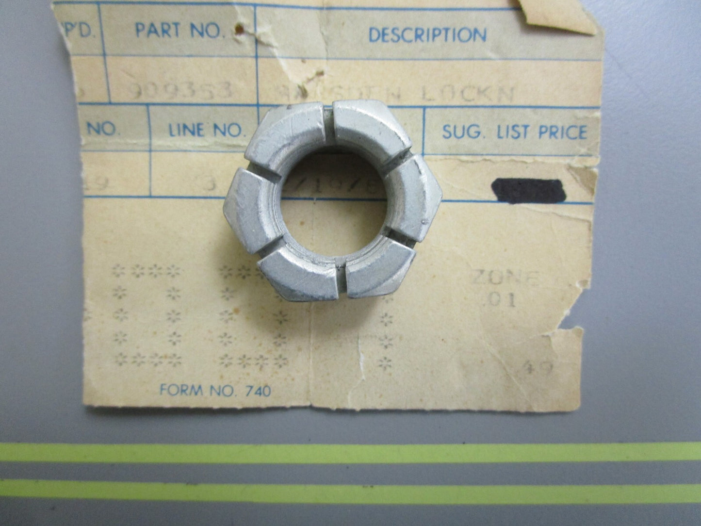 *NEW OEM* 0810 OMC Johnson Evinrude Marsden Lock Nut 909353 0909353