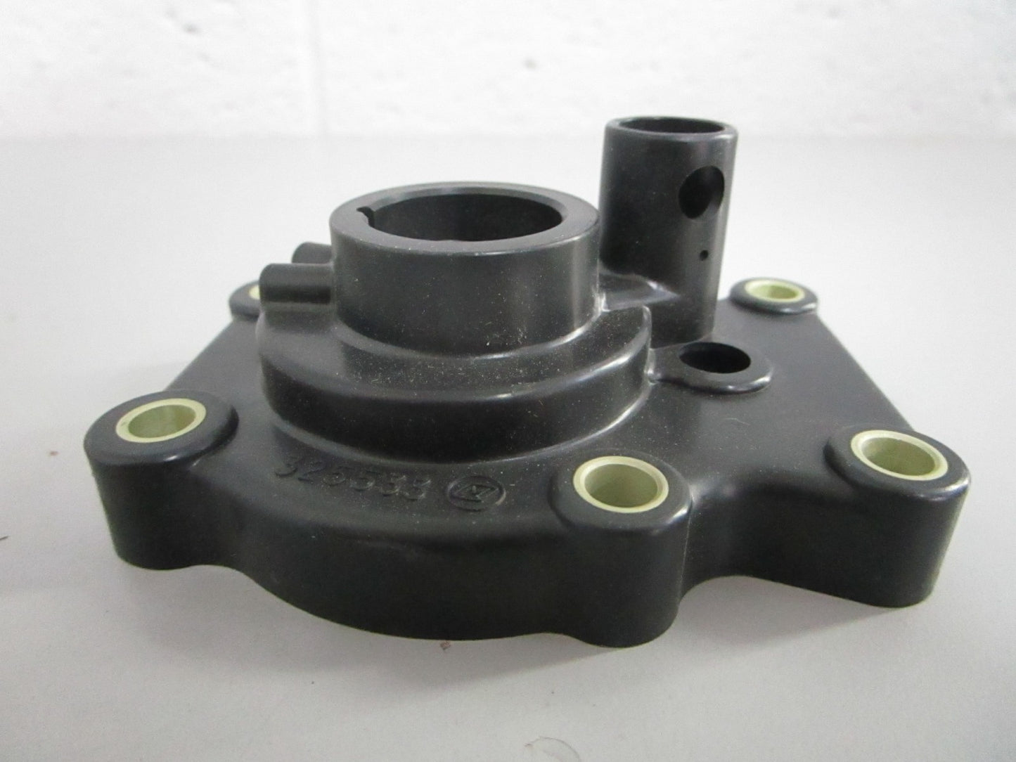 NEW OEM 390189 0390189 325533 OMC Johnson Evinrude Impeller Housing 0820
