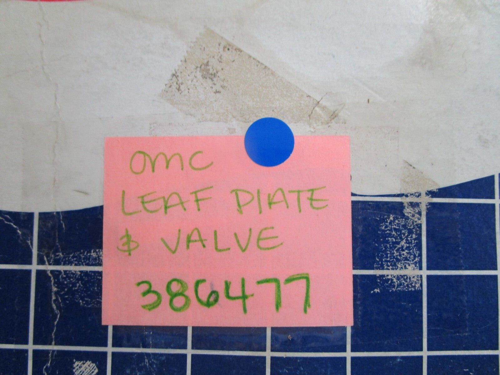*NEW OEM* 0810 OMC Johnson Evinrude Leaf Plate & Valve 386477 0386477