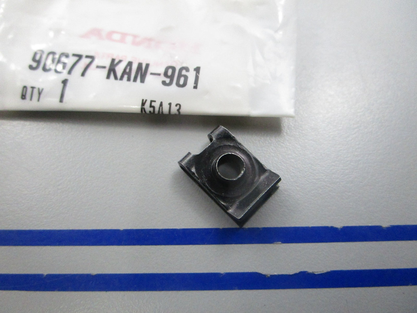 NEW OEM 90677-KAN-961 Honda Nut Clip 0810