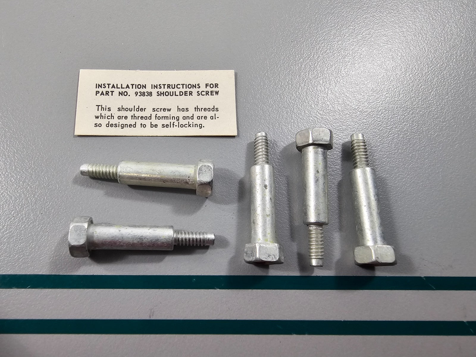 NEW OEM (LOT OF 5) 691630 Briggs & Stratton Shoulder Screw 0810