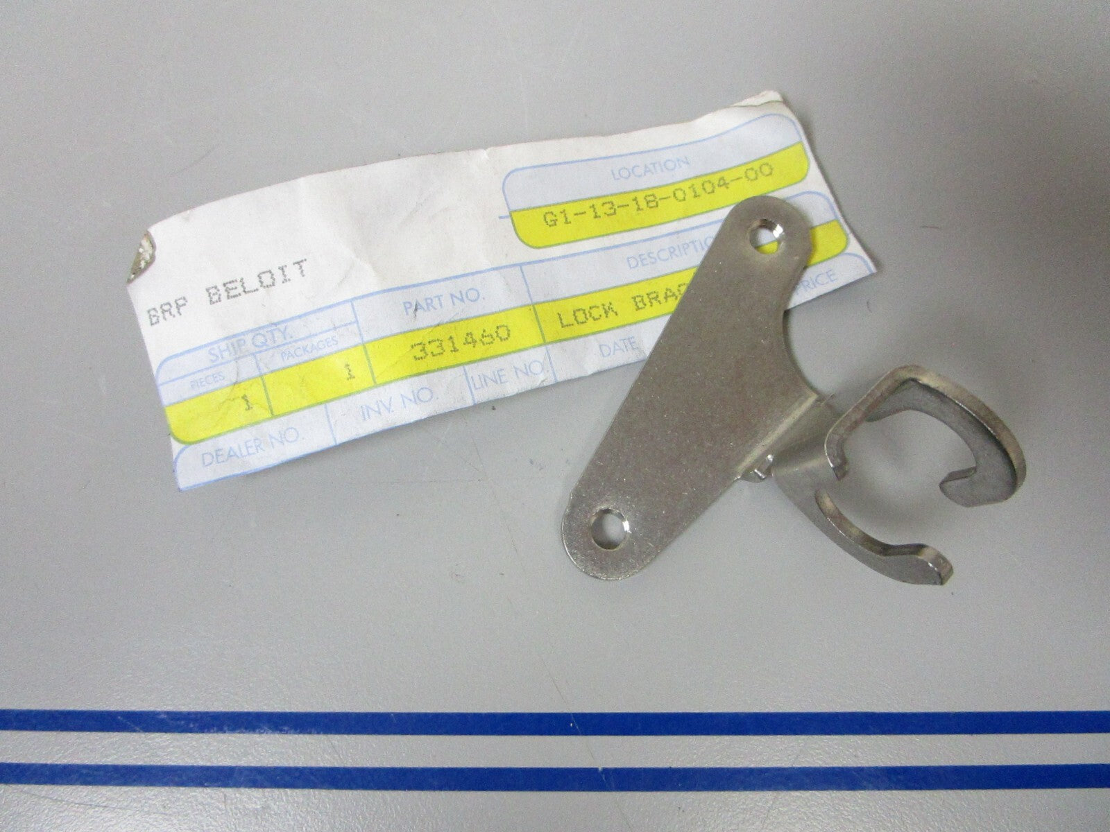 *NEW OEM* 0720 OMC Johnson Evinrude Lock Bracket 331460 0331460