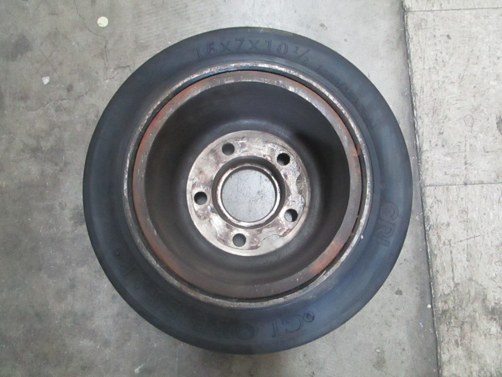 *NEW OEM* 0820 Globestar GRI (POB) 16"×7"×10½" Forklift Wheel & Tire A220808423