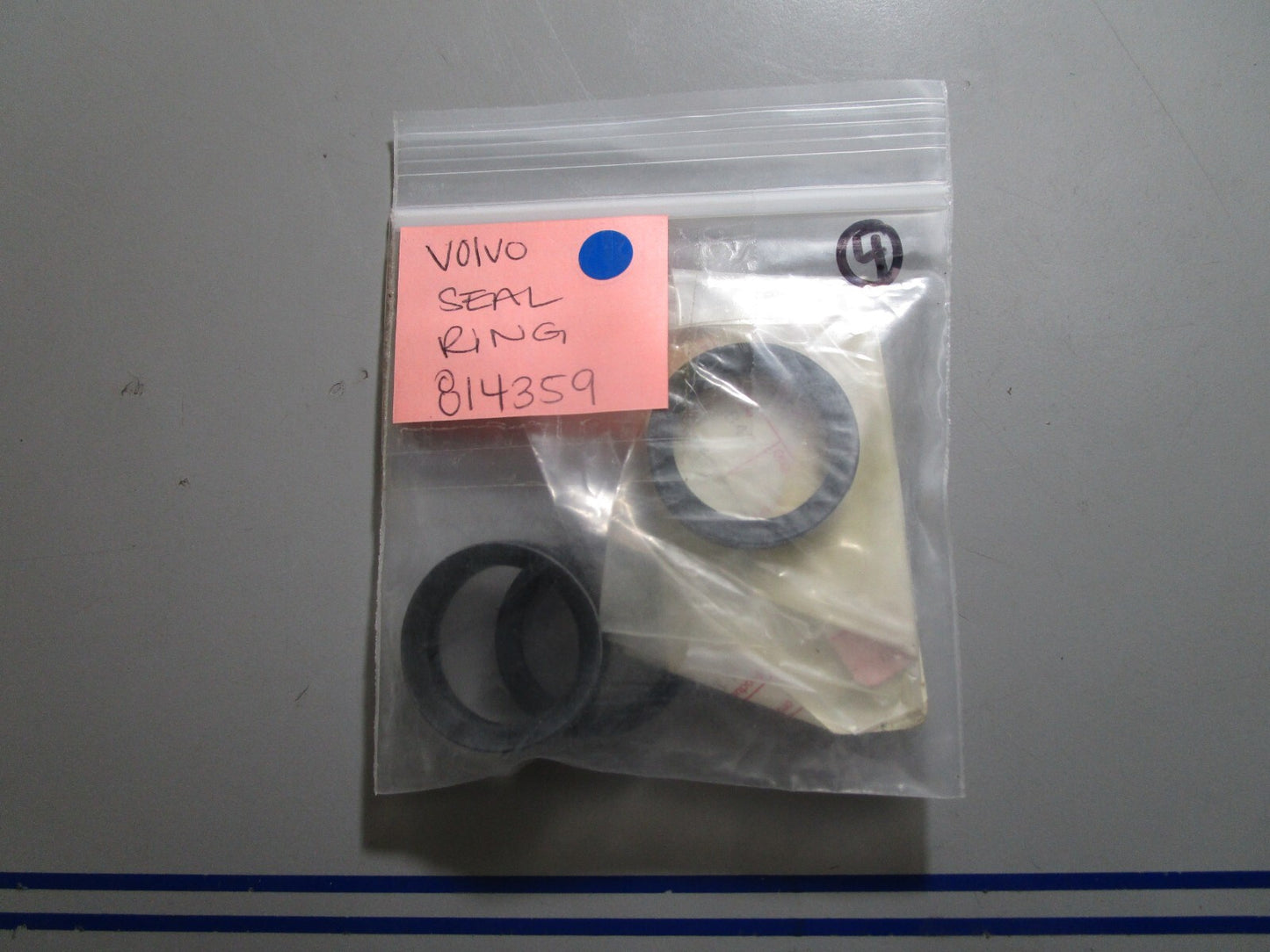 *NEW OEM* 0810 Volvo Penta Seal 814359