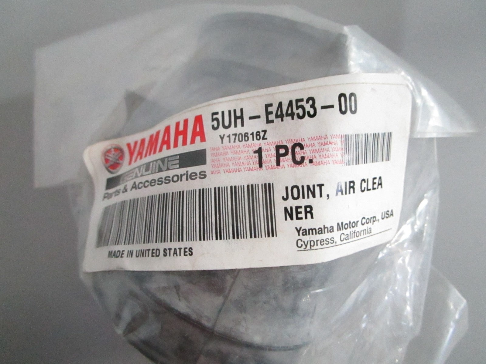 NEW OEM 5UH-E4453-00-00 Yamaha Air Filter Joint 0820