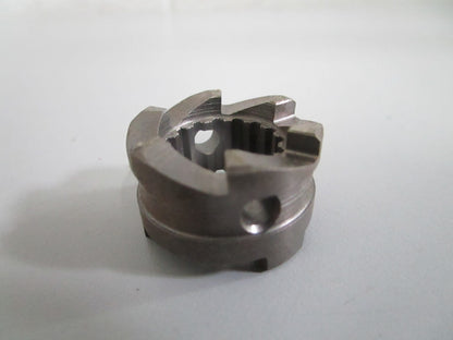 NEW OEM 52-63314 Mercury Quicksilver Clutch Dog 0820