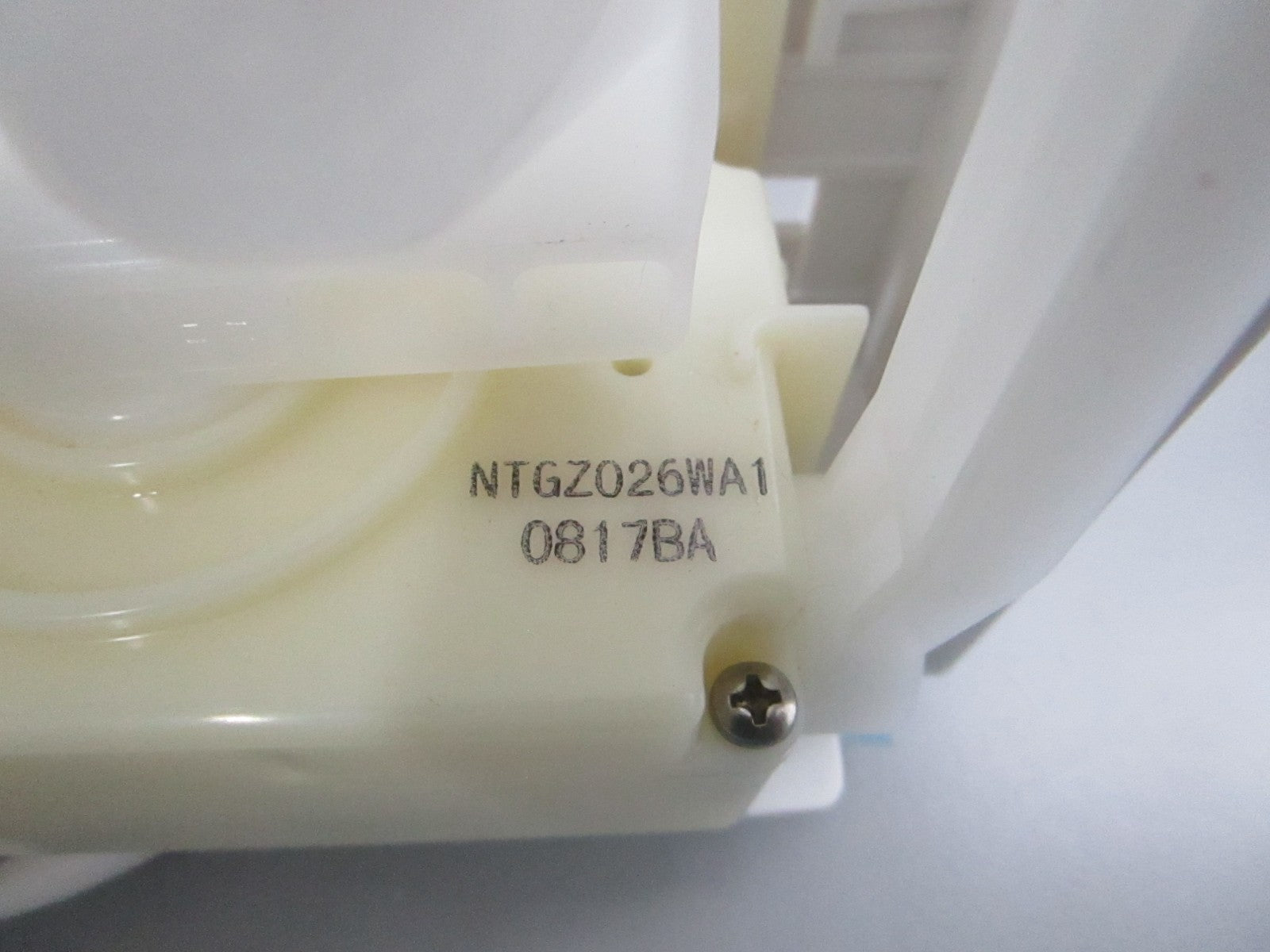 NEW OEM W10873791 Whirlpool Ice Maker Assembly 0810