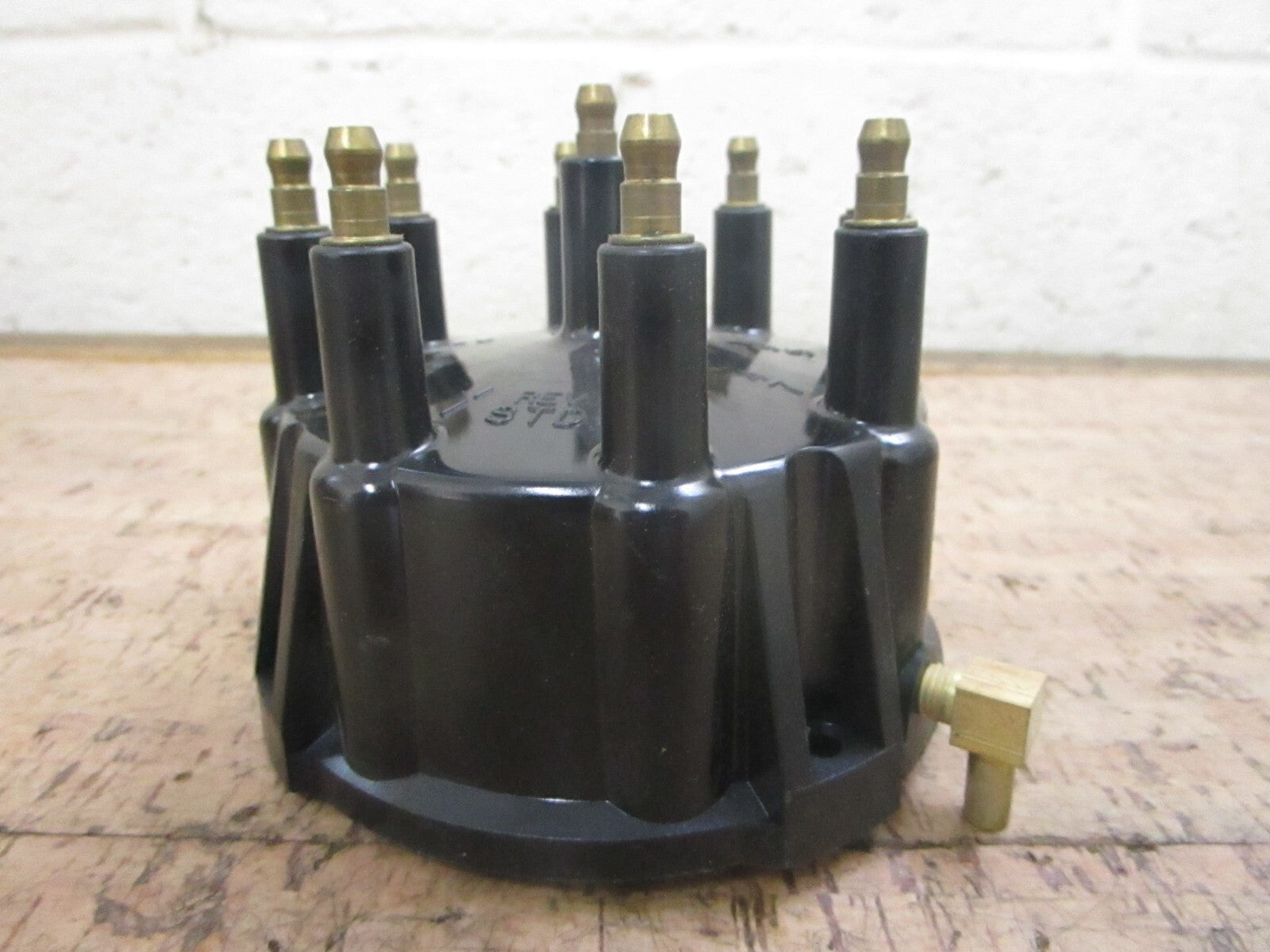 *NEW OEM* 0780 Mercury Mercruiser V8 Distributor Cap 805759A2