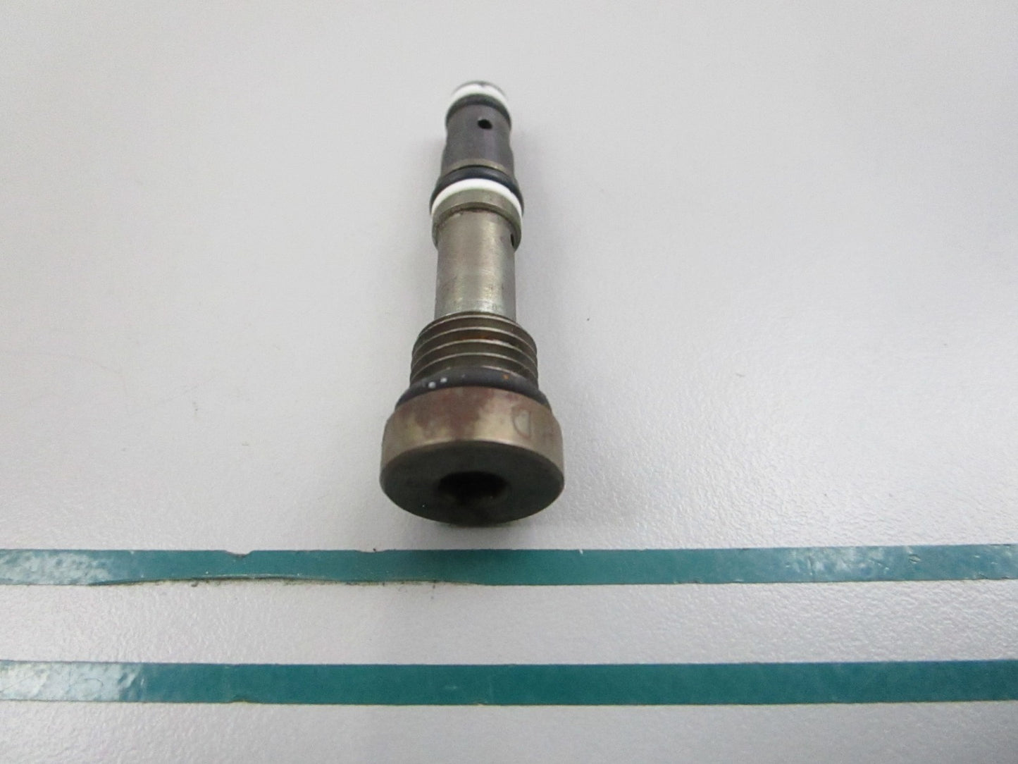 NEW OEM 260-8590 CAT Shuttle Valve 0810