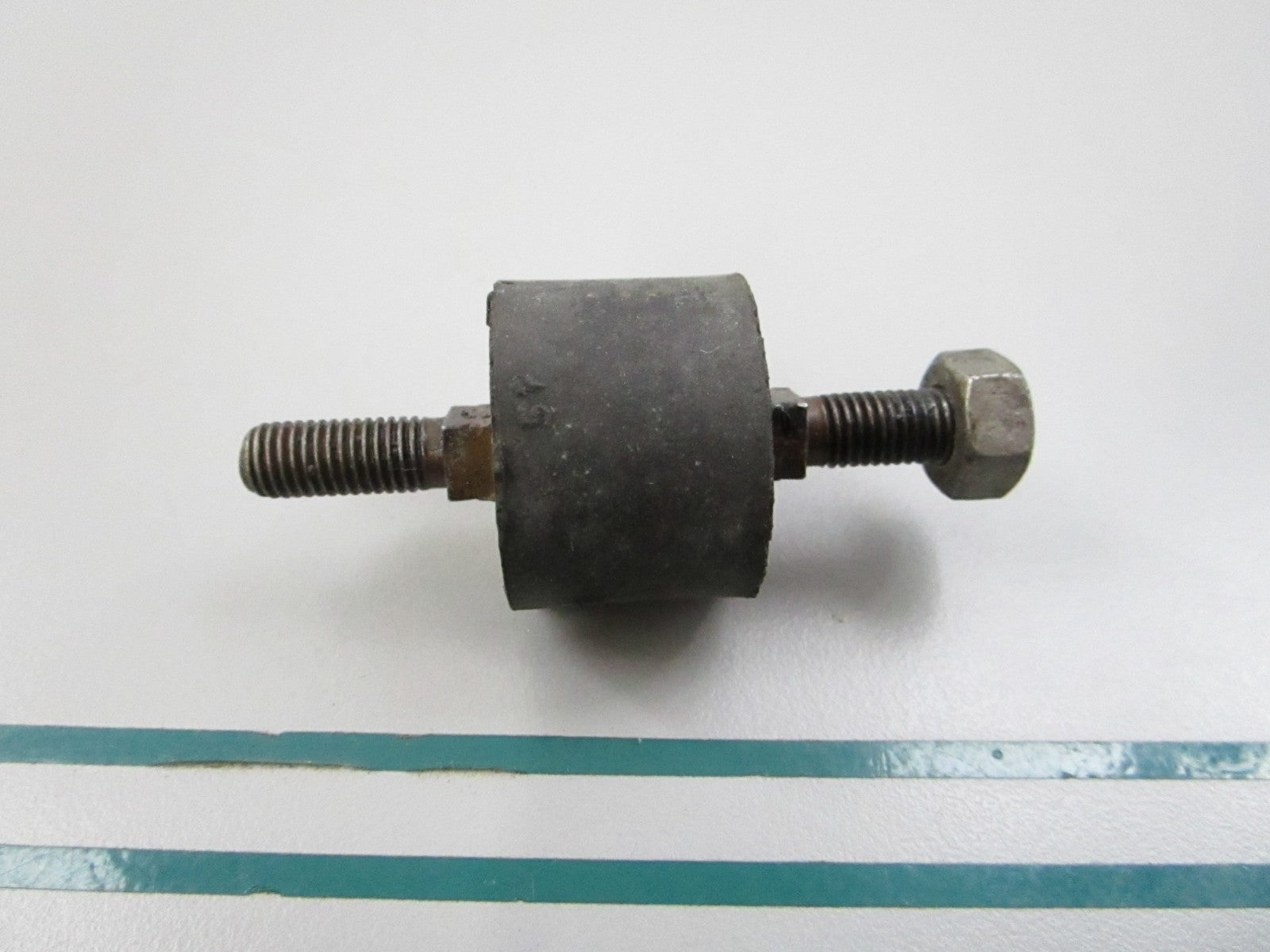 NEW OEM 90435 Mercury Mount 0810