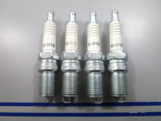 *NEW* (LOT OF 4) 0810 Champion Spark Plug RS17YX