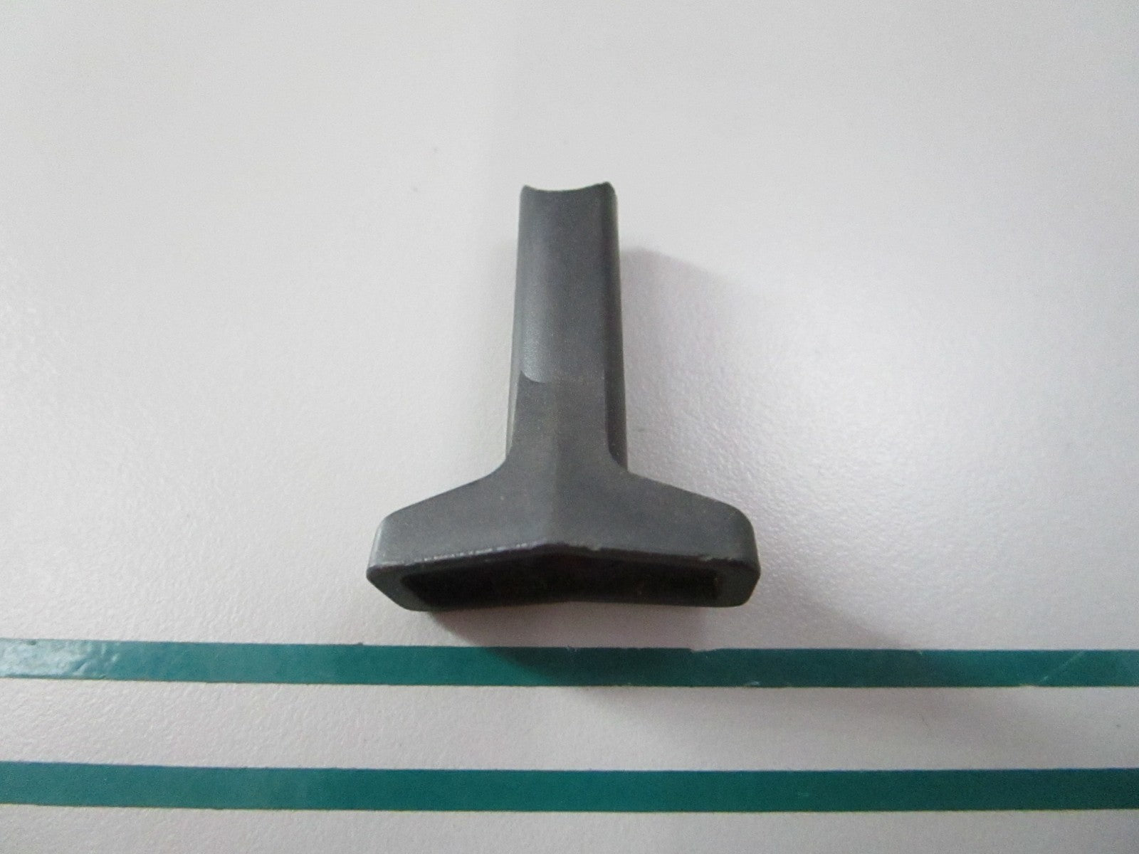 NEW OEM 323421 0323421 OMC Johnson Evinrude Choke Knob 0810