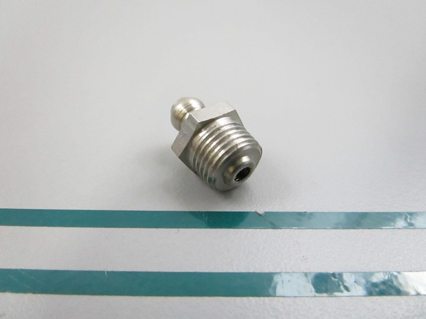 NEW OEM 940194 Volvo Penta Lubricating Nipple 0810
