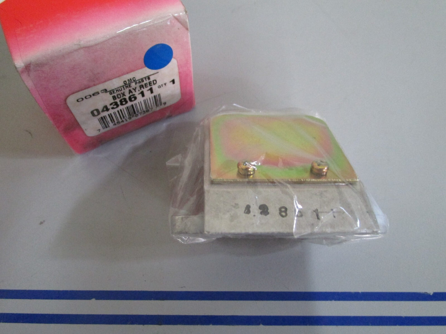 *NEW OEM* 0820 OMC Johnson Evinrude Reed Box Ay 438611 0438611