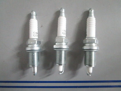 NEW OEM (LOT OF 3) QC10PEPB Champion Spark Plug 0820