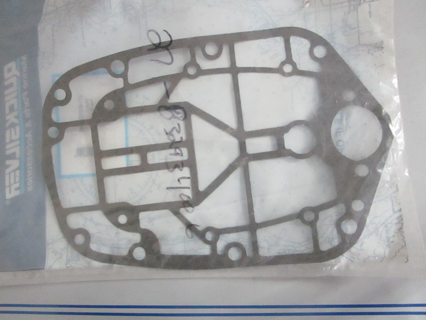 NEW OEM 27-832934006 Mercury Quicksilver Gasket 0820