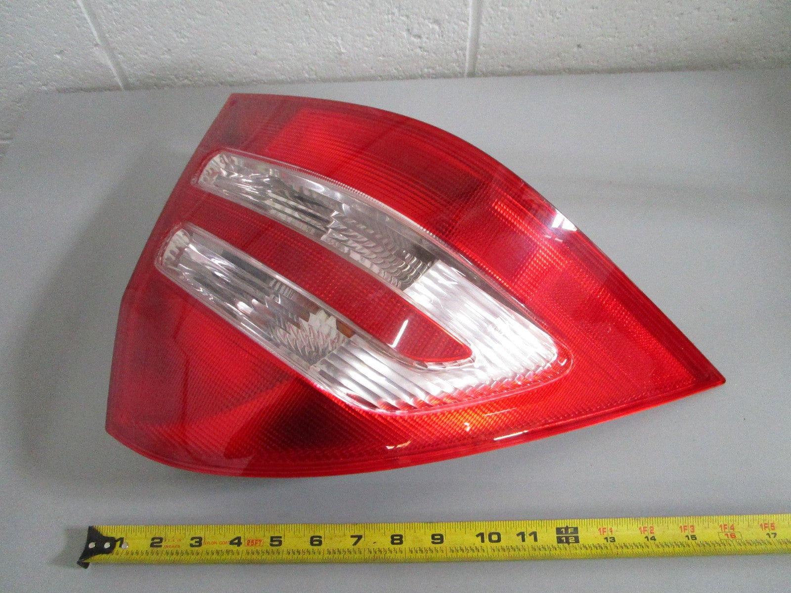 NEW OEM 2038200964 Mercedes-Benz ULO Left Tail Light 0820