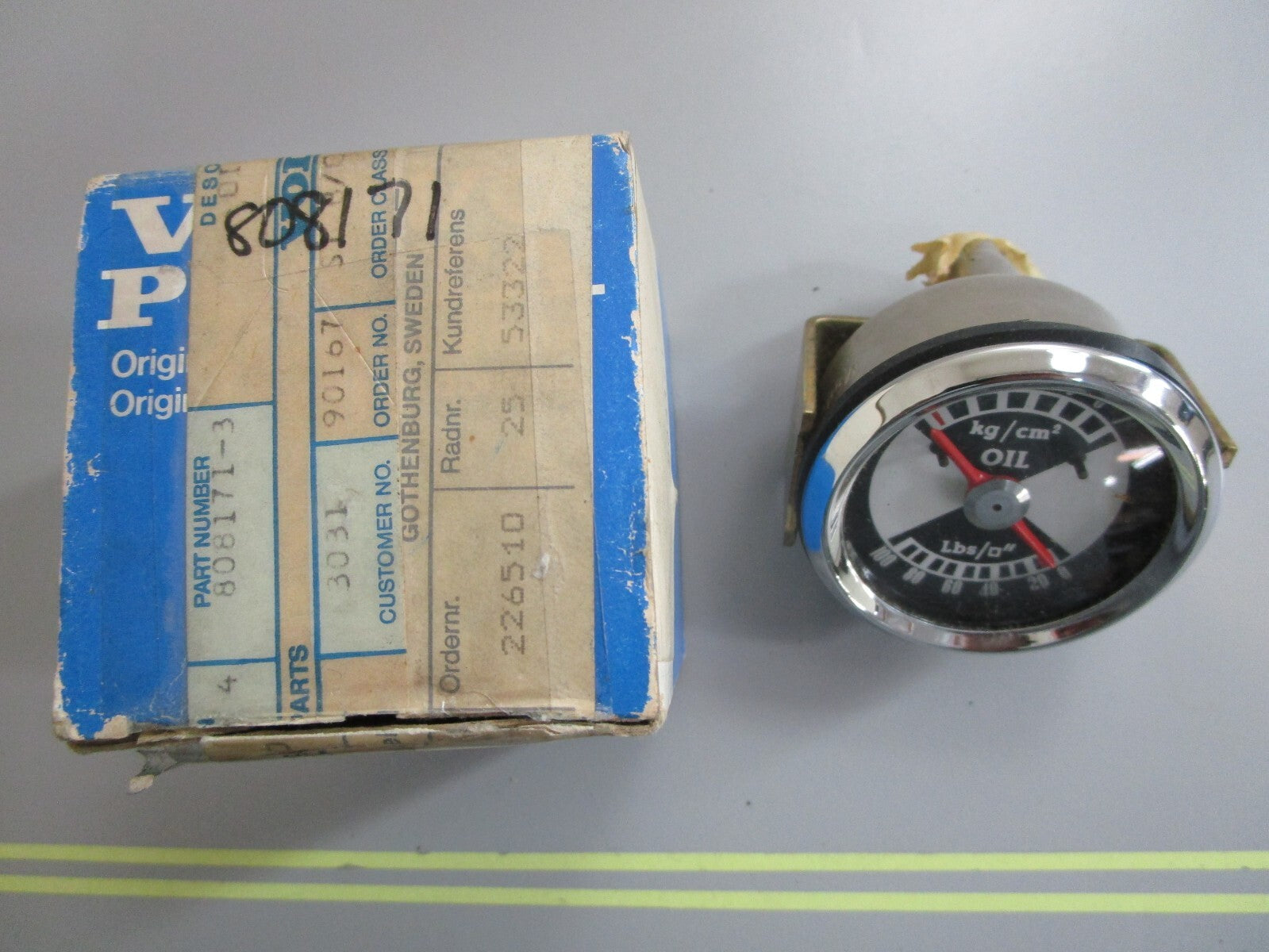 *NEW OEM* 0820 Volvo Penta Engine Oil Pressure Gauge 100 PSI 808171