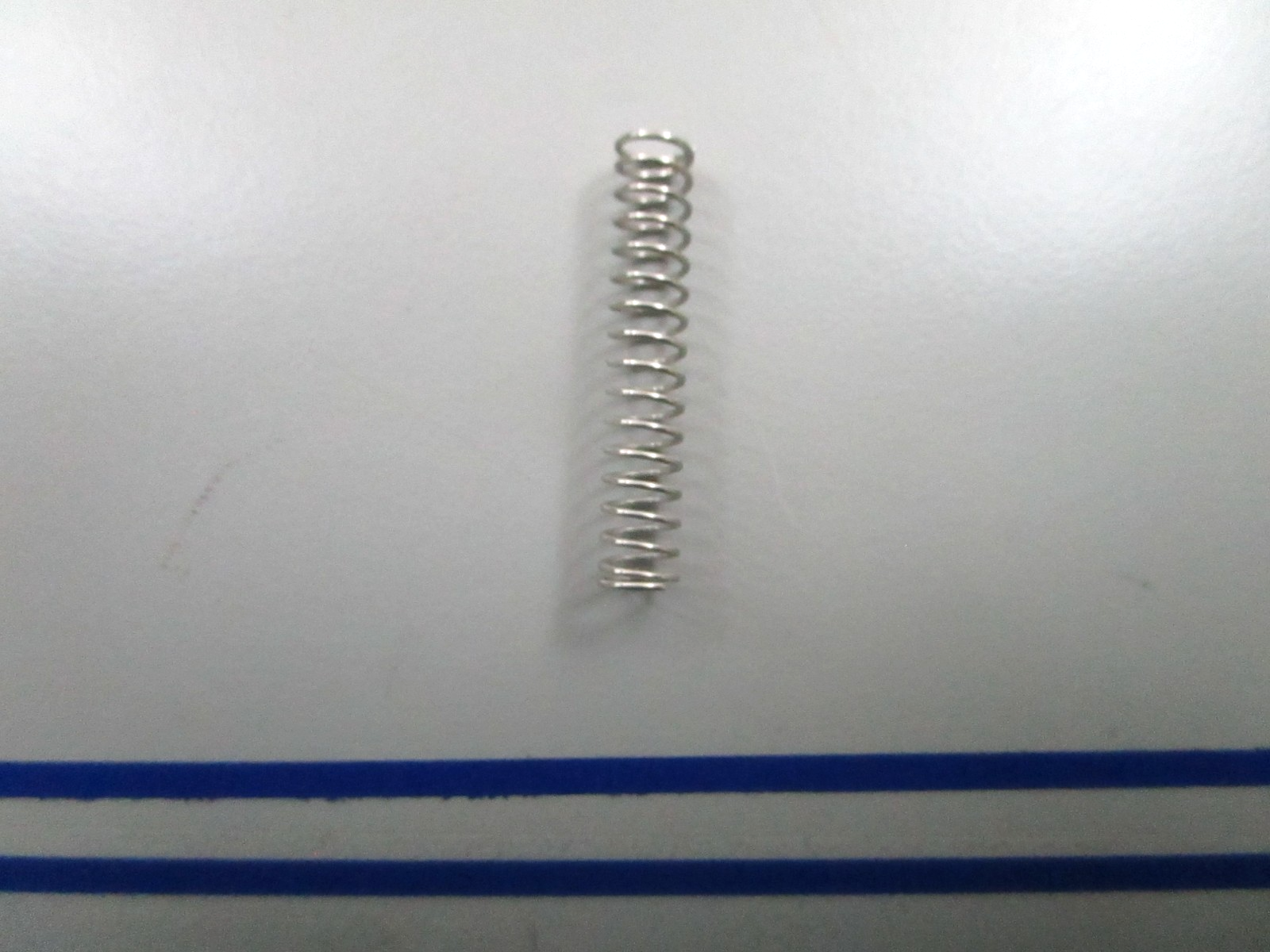 *NEW OEM* 0810 OMC Johnson Evinrude Plunger Spring 338229 0338229