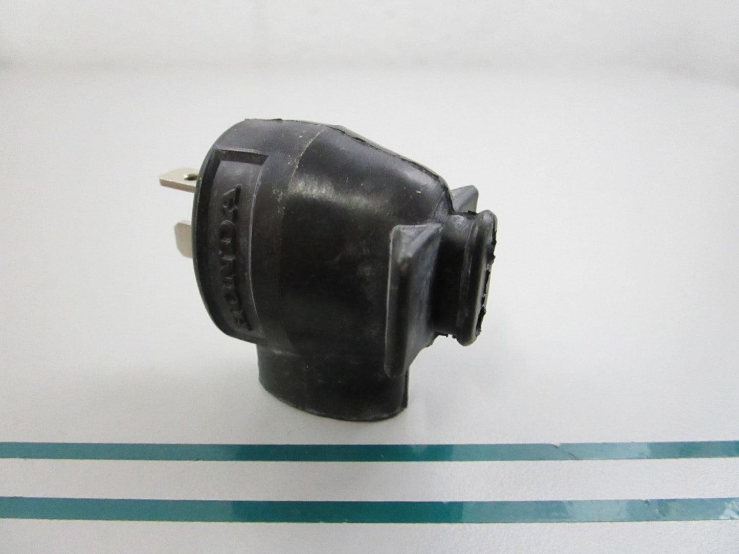 NEW OEM 31652-881-004 Honda Receptacle Plug 0810