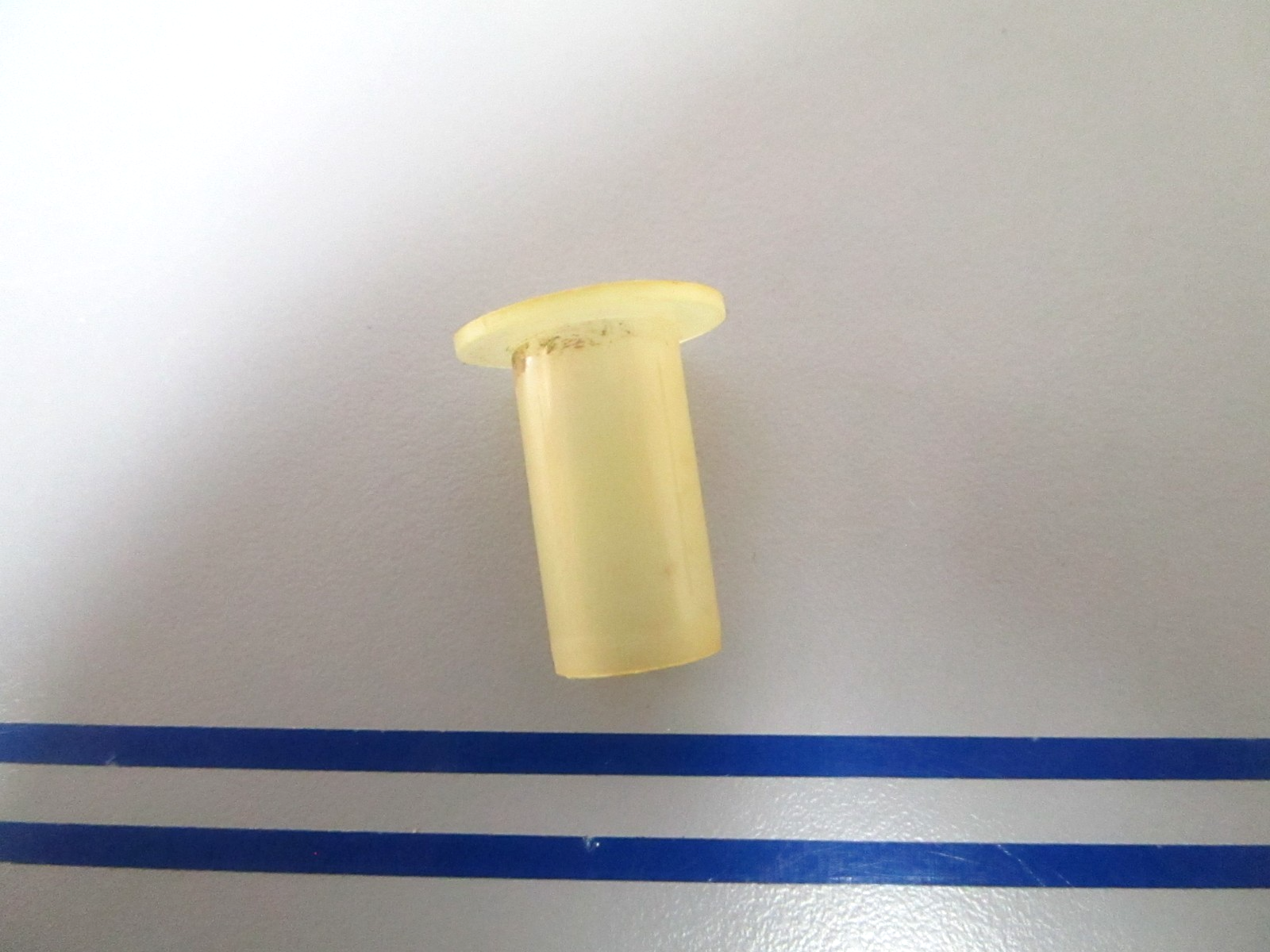 NEW OEM 308370 0308370 OMC Johnson Evinrude Bushing 0810