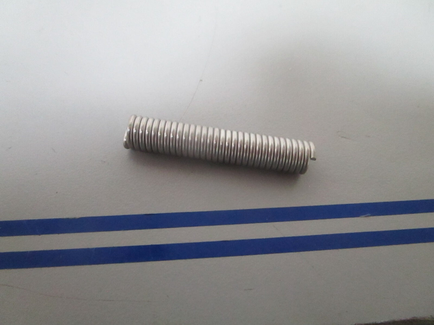 *NEW OEM* 0810 Volvo Penta Spring 3853387